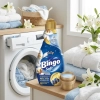 Pranie z płynem Bingo Soft Lily do płukania tkanin